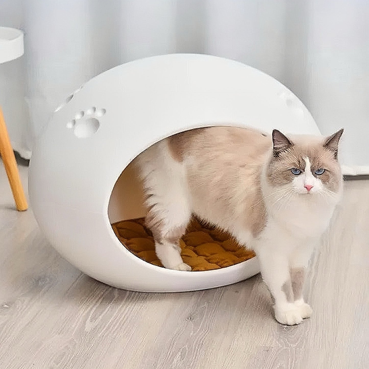 Cosy Nested Egg Oval Pet Bed