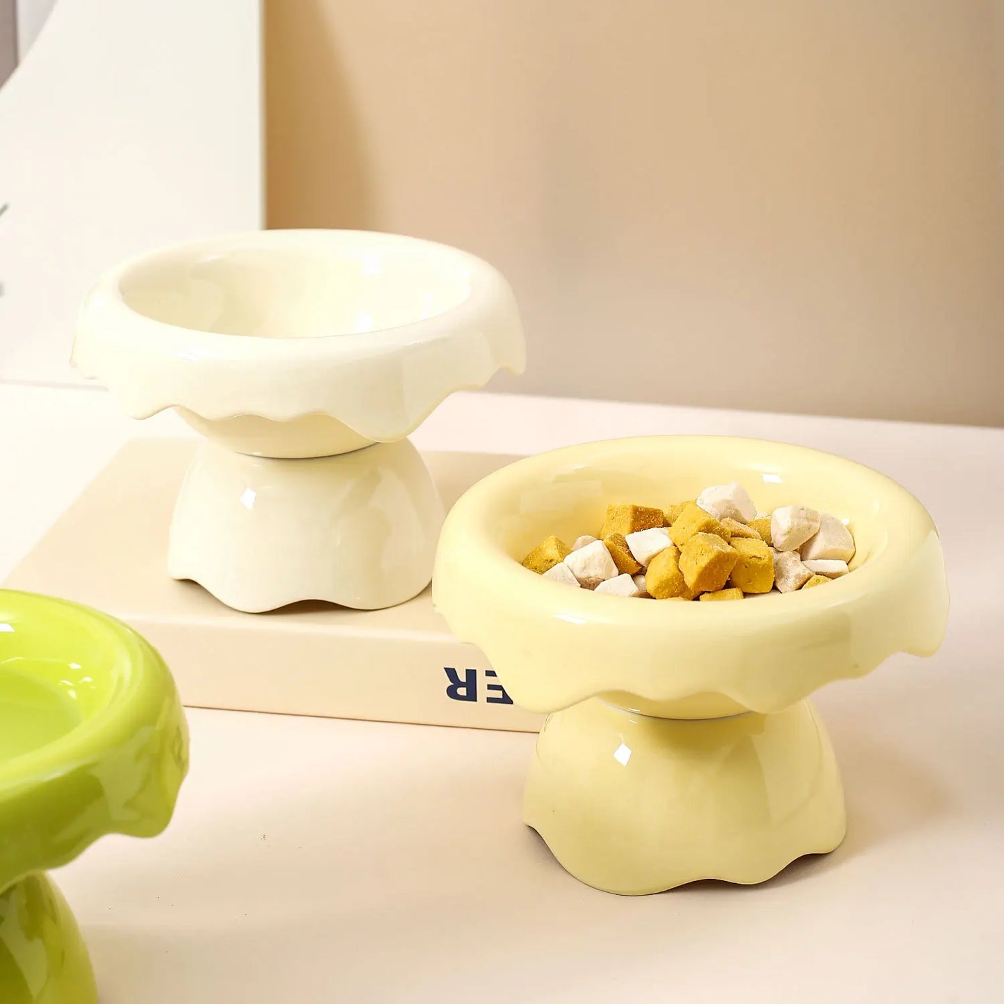 Petal Ceramic Removable Raised Pet Tableware